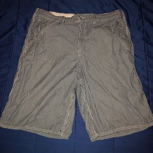 Men’s Old Navy Striped Cargo Shorts
